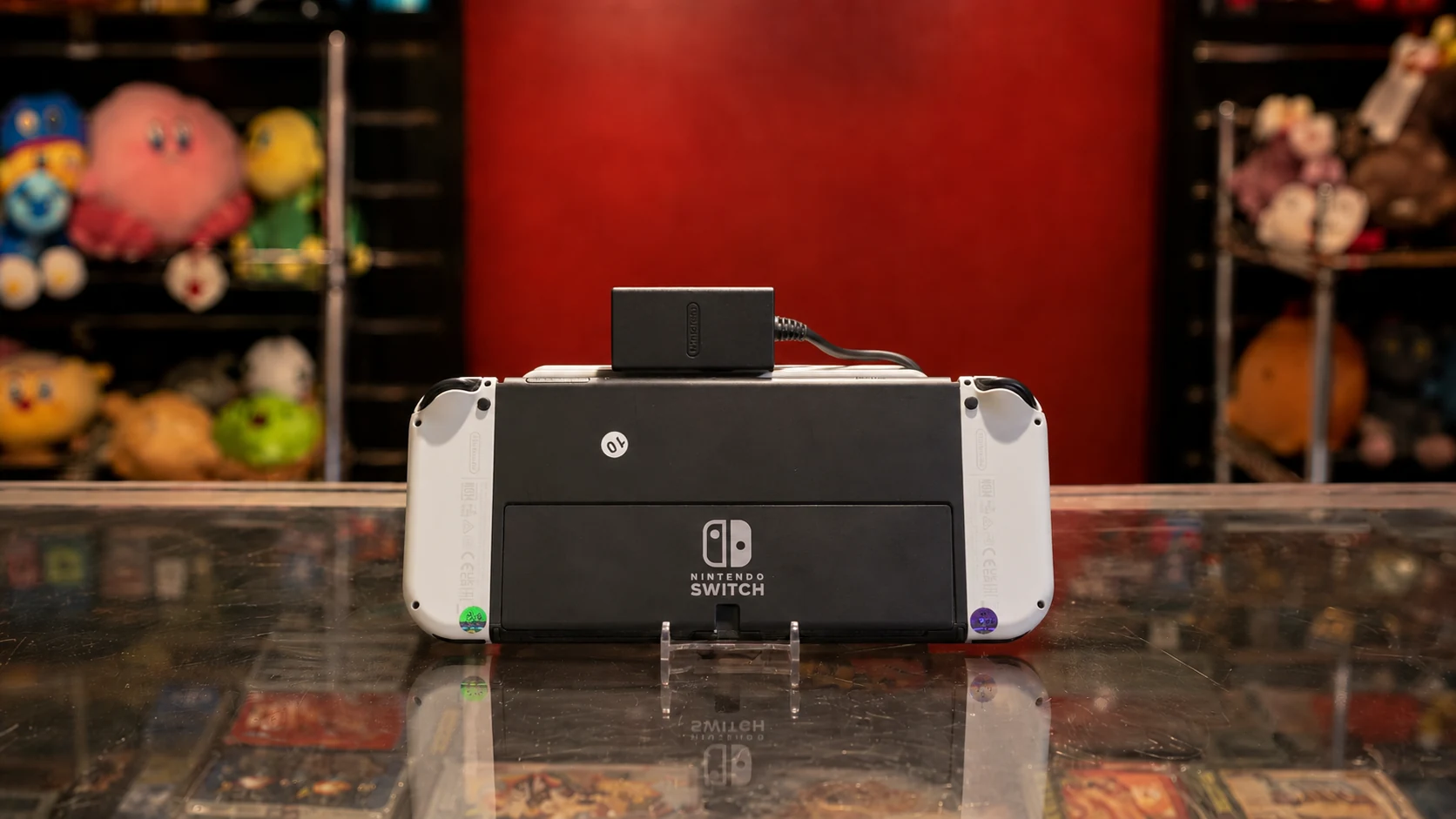 Nintendo Switch OLED — view 4