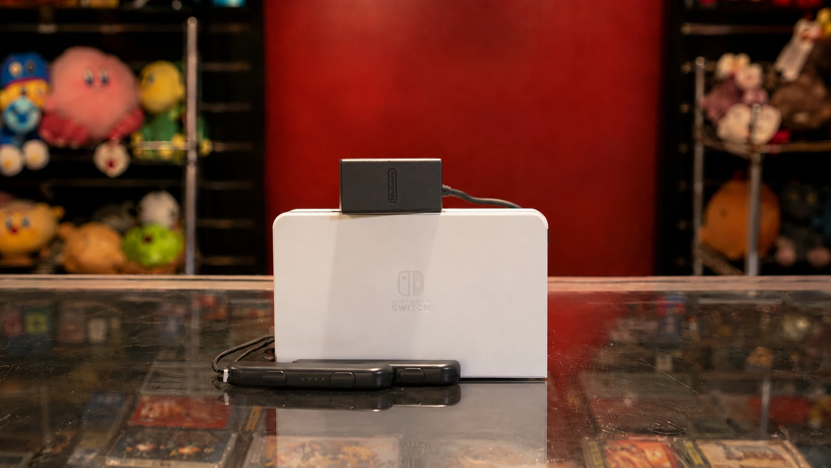 Nintendo Switch OLED — view 5